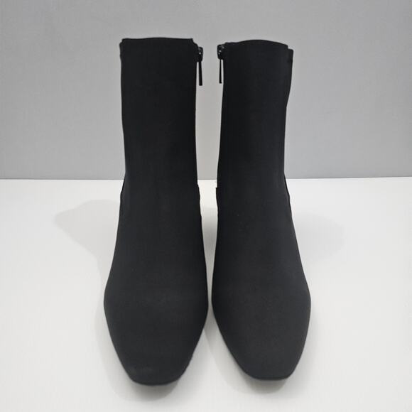 Donald Pliner Gaige Ankle Boot Womens 8.5 Black Crepe Block Heel Minimalist - Picture 5 of 14